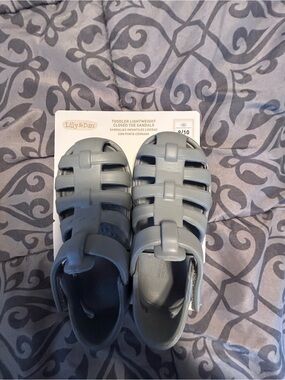 Lily & Dan Toddler Closed-Toe Sandals in Light Gray